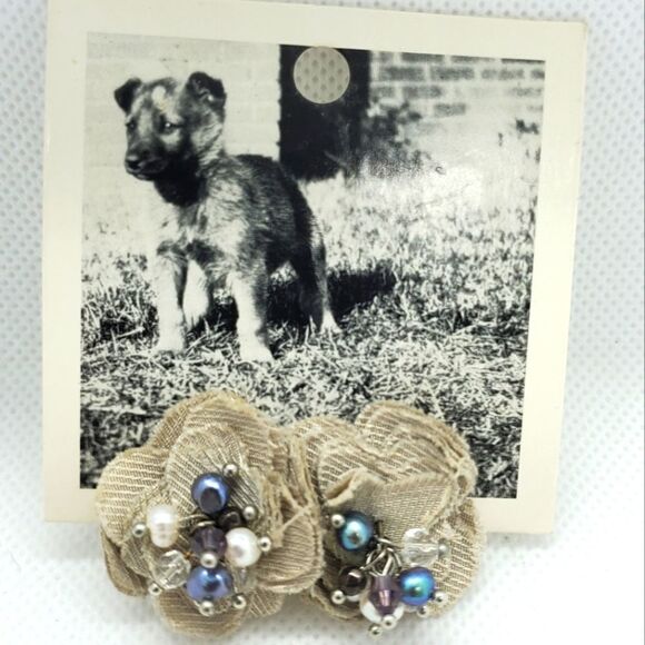 HP! NWT Anthropologie Gray Fabric Bead Flower Earrings - Picture 1 of 3